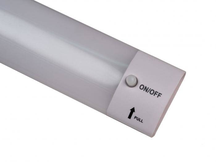 Medallion Linear Light with Diffusing Lens